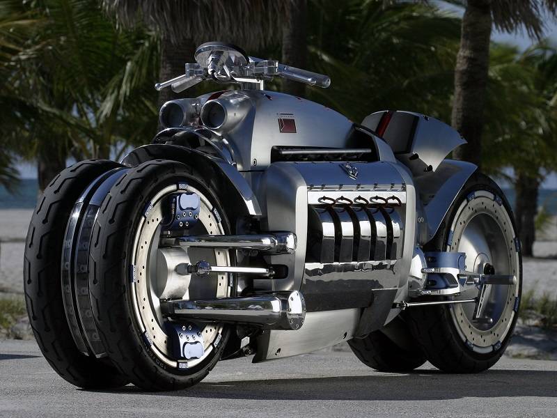 Dodge Tomahawk V10 Superbike via iliketowastemytime.com