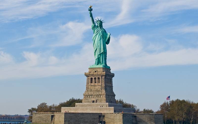 20 Negara Terkaya, Amerika Serikat, Patung Liberty