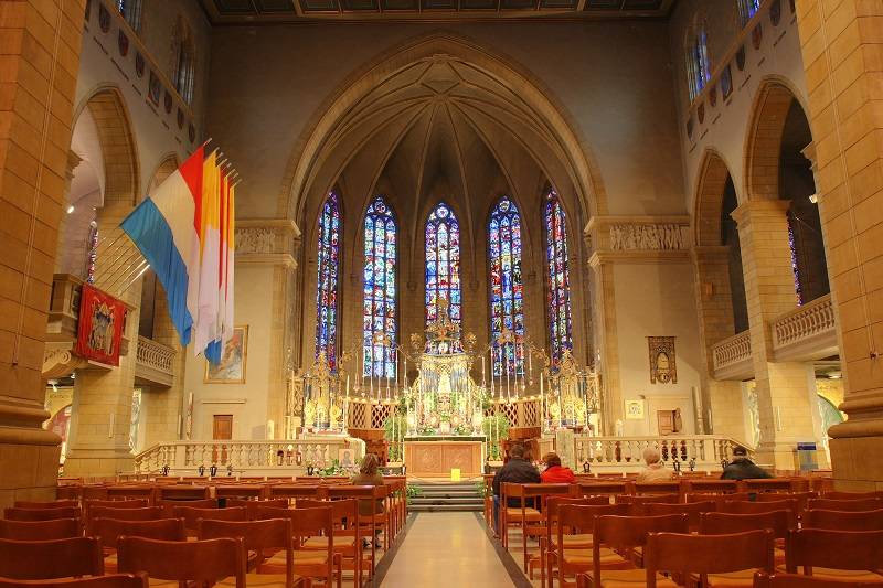 20 Negara Terkaya, Luxembourg, Katedral Notre Dame